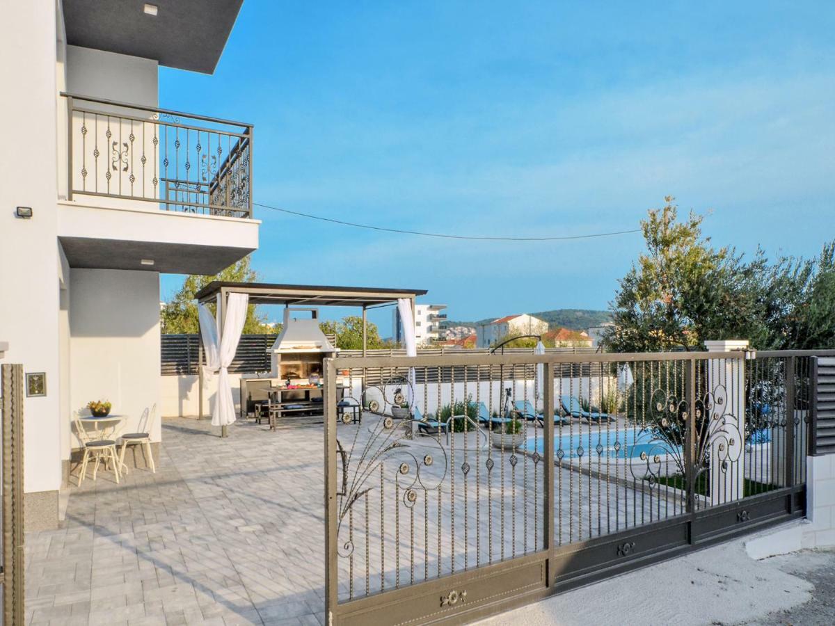 Deluxe Apartman Porto トロギール エクステリア 写真